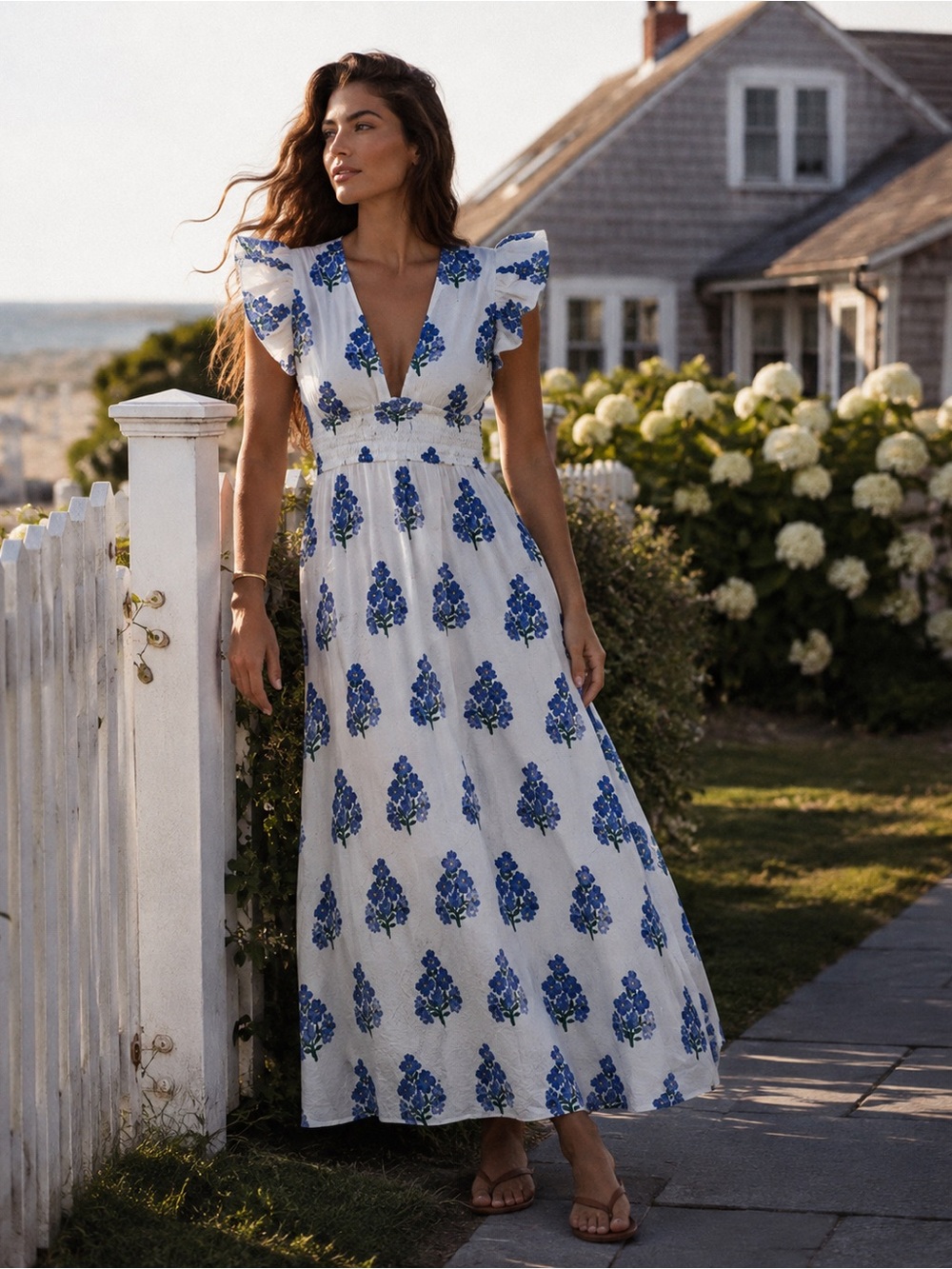 Sail to Sable Flutter Sleeve Floral Block Print Maxi Dress – Blue Hydrangea – L